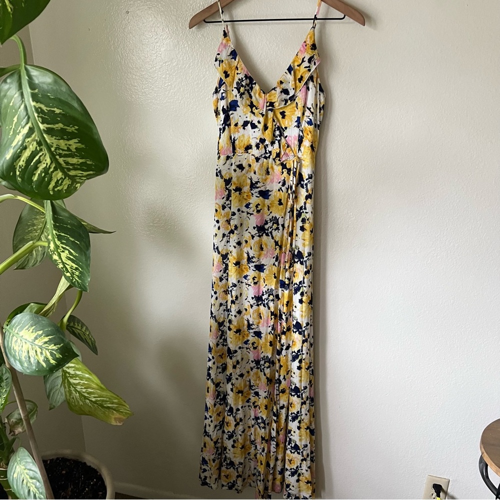 Lulus | Berryessa Yellow Floral Print Sleeveless Maxi Dress - Picture 2 of 7